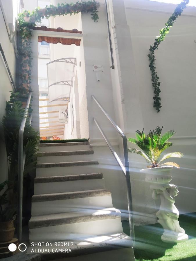 Aurisa Apartment Bari Exterior photo